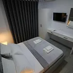 J&m Luxury Apartamento *