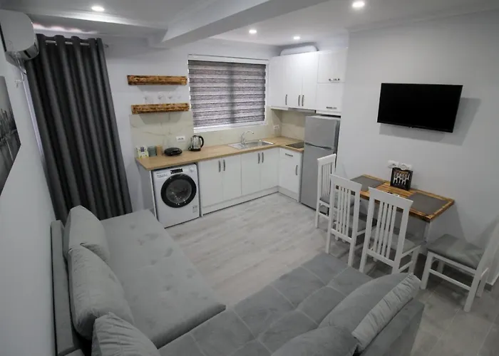 J&m Luxury * Sarandë